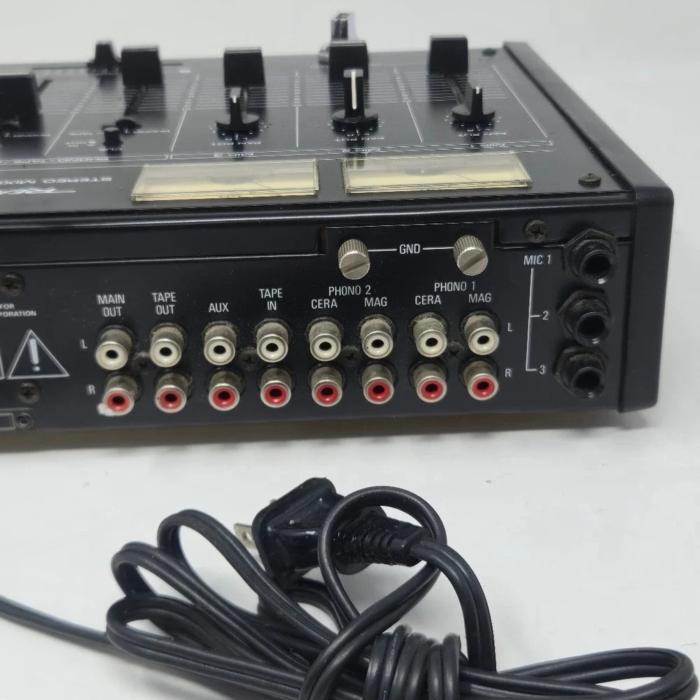 Vintage Realistic 32-1200B Stereo Mixing Console DJ Audio Mixer VU Tested Works